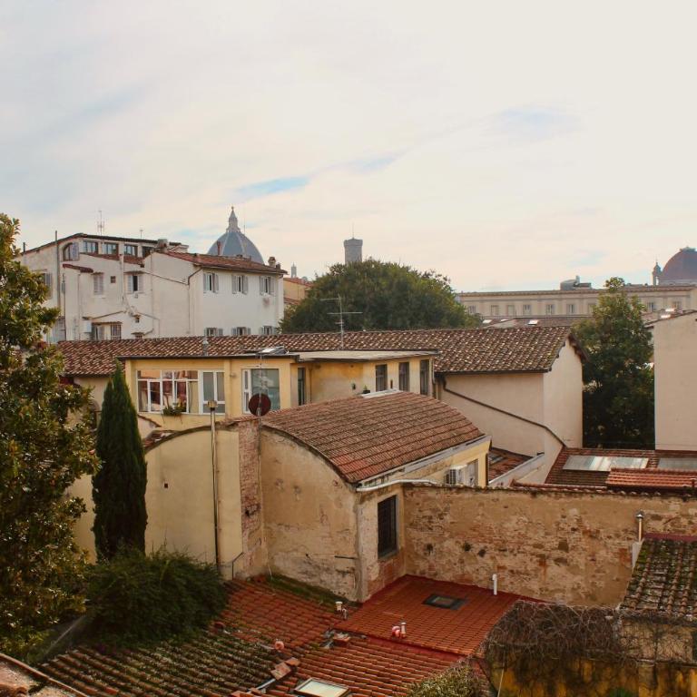 Attico con terrazza su Firenze - Appartamento con 1 Camera da Letto - 13