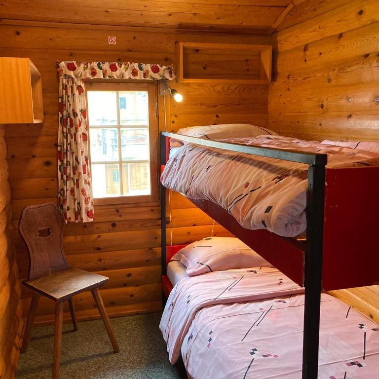 Chalet Glimuschir - Apartment mit Dusche - 11