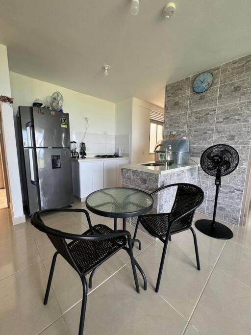 Alojamiento en Ricaurte a 15 min melgar y Girardot - Apartamento de 2 dormitorios - 31