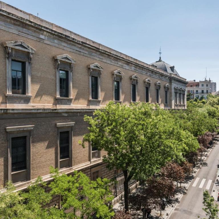 Cozy Elegant Studio in Villanueva Madrid - One-Bedroom Apartment - 11