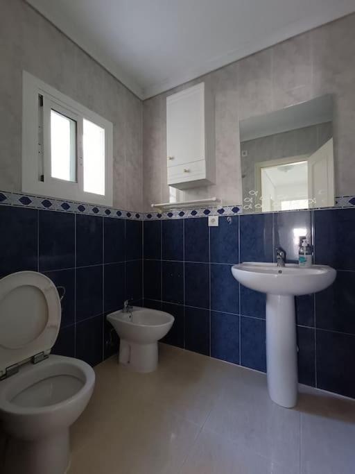 Adosado tranquilo para familias con piscina - Three-Bedroom House - 36