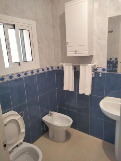 Adosado tranquilo para familias con piscina - Three-Bedroom House - 42