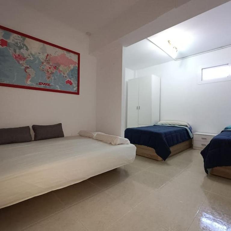 Adosado tranquilo para familias con piscina - Three-Bedroom House - 45