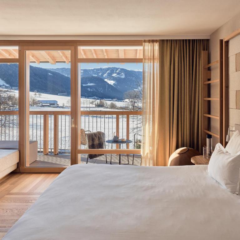 Falkensteiner Hotel Kronplatz - The Leading Hotels of the World - Camera Matrimoniale Grand Deluxe con Balcone - 7