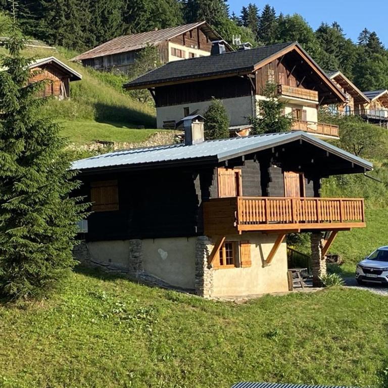 Chalet cosy à Crest-Voland – 6 personnes, cuisine équipée, salon TV, proche pistes et nature - Chalet 2 Chambres - 1