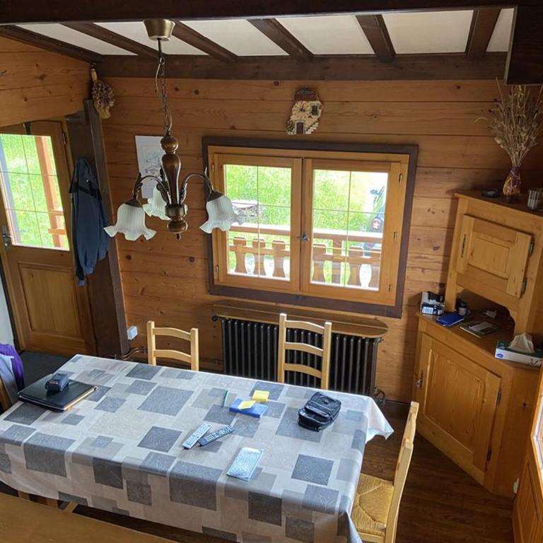Chalet cosy à Crest-Voland – 6 personnes, cuisine équipée, salon TV, proche pistes et nature - Chalet 2 Chambres - 8