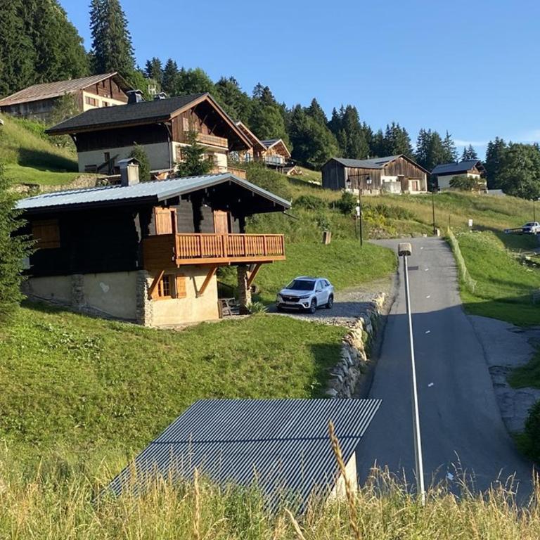Chalet cosy à Crest-Voland – 6 personnes, cuisine équipée, salon TV, proche pistes et nature - Chalet 2 Chambres - 14
