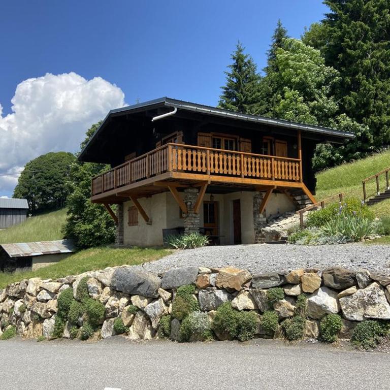 Chalet cosy à Crest-Voland – 6 personnes, cuisine équipée, salon TV, proche pistes et nature - Chalet 2 Chambres - 16
