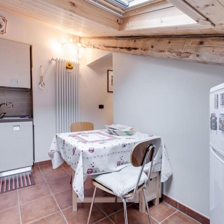 Wonderful attic in city centre - One-Bedroom Apartment - 4