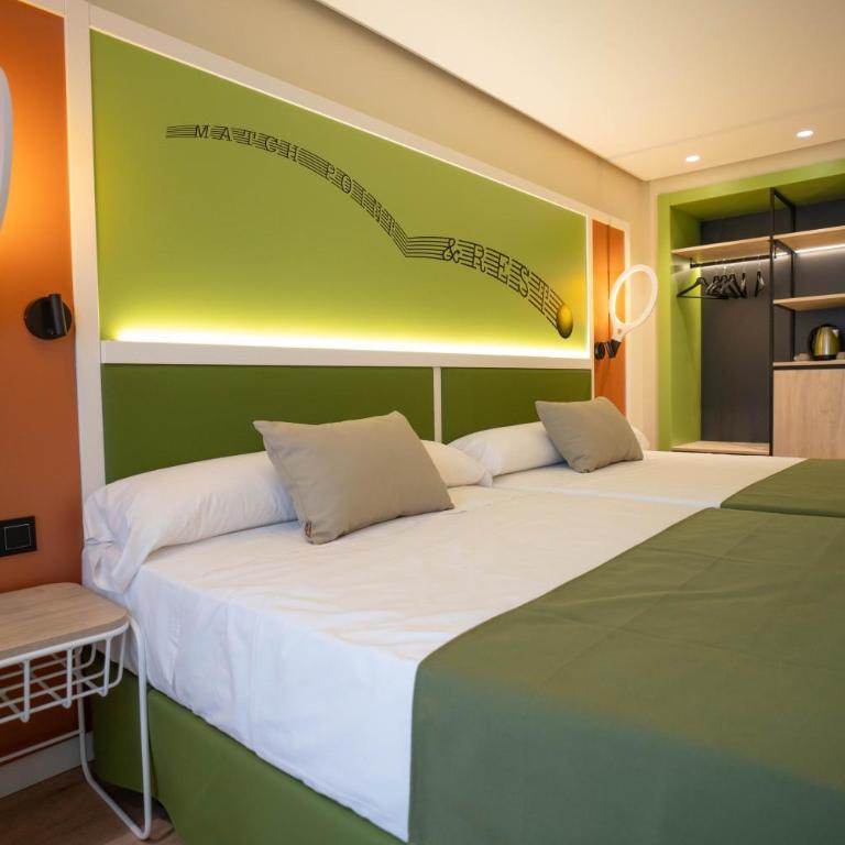 Hotel Magic Sports 4 - Match Point Quadruple Room - Tennis - 2
