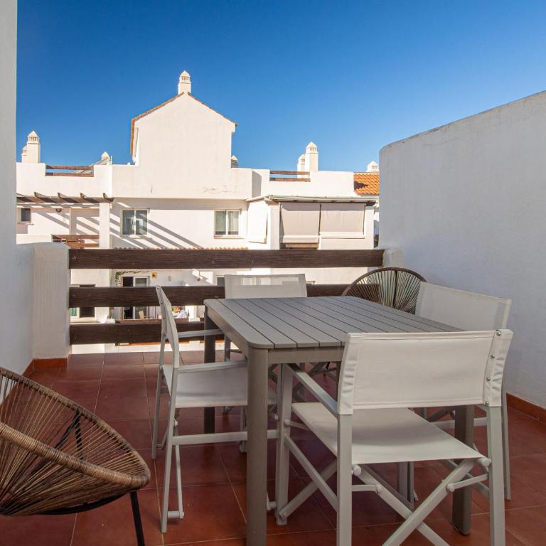 2060-Newly furnished 2 bedrooms apt with golf - Apartamento de 2 dormitorios - 5