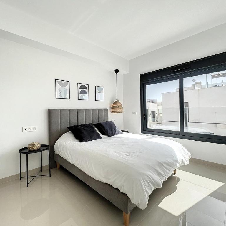 Villa Hestia - Three-Bedroom House - 16