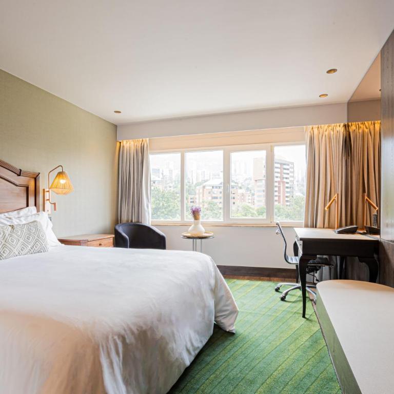 InterContinental Medellin - Movich by IHG - Habitación Premium con cama extragrande - 1