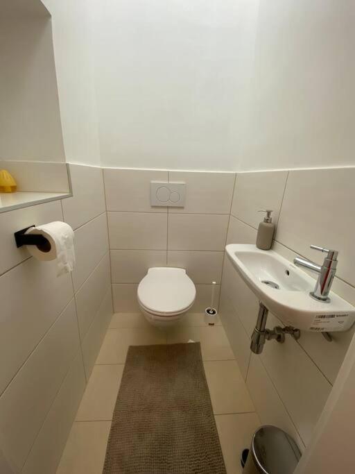 Charmante City Wohnung, perfekt für Familien und Freunde - Two-Bedroom Apartment - 12