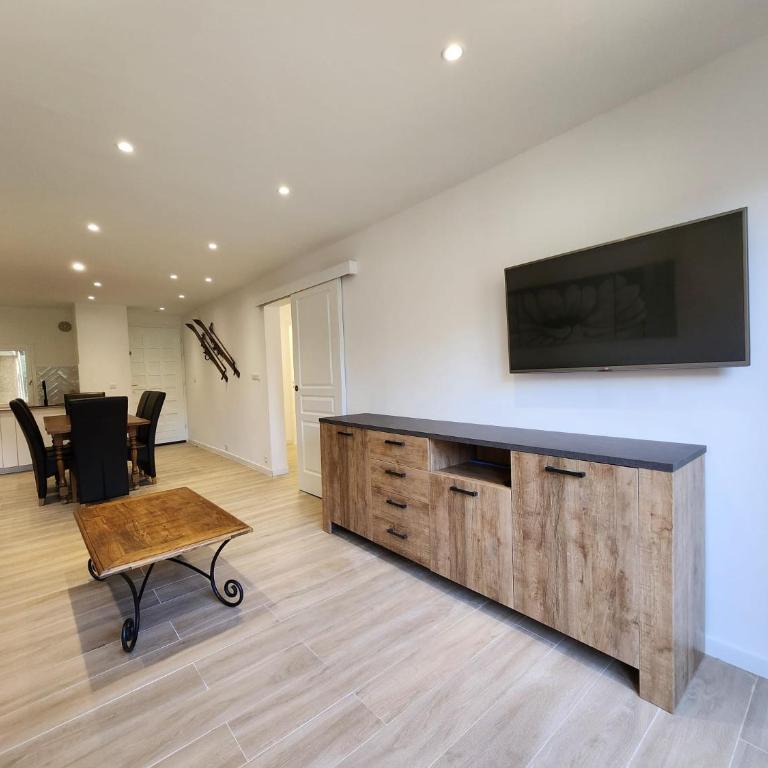 appartement T3 avec jardin proche village - Appartement 2 Chambres - 1
