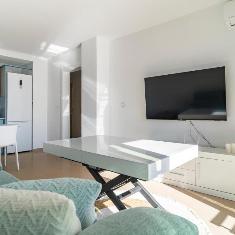 Stunning Apartment In Torrox Costa With Wifi - One-Bedroom Apartment - 3
