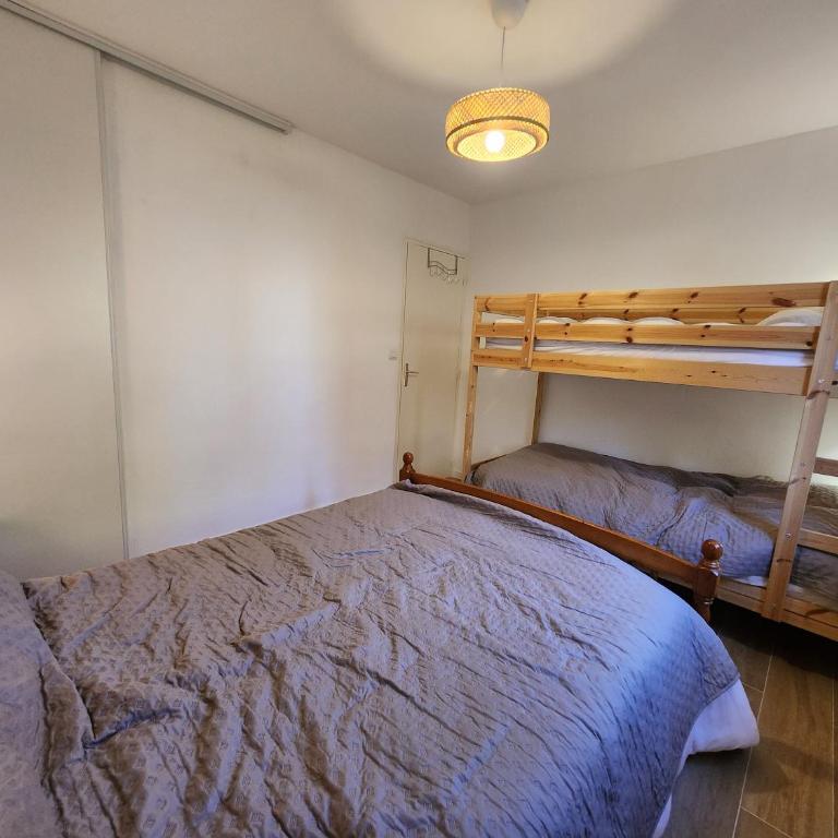 appartement T3 avec jardin proche village - Appartement 2 Chambres - 28