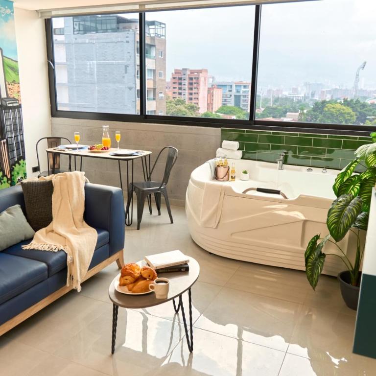 Rosa Negra Suite Near Stadium - Two-Bedroom Apartment - 2