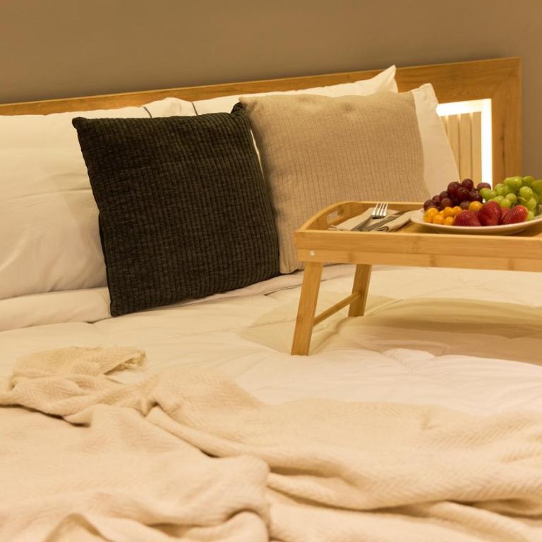 Rosa Negra Suite Near Stadium - Two-Bedroom Apartment - 7