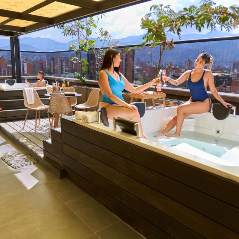 Rosa Negra Suite Near Stadium - Two-Bedroom Apartment - 26