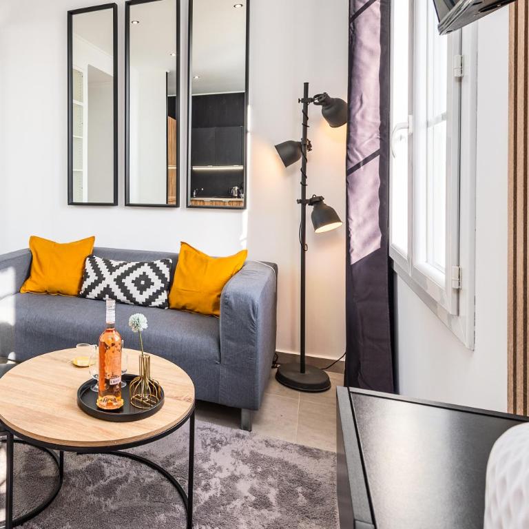 Frontière Monaco - Splendide 2 pièces - Vue Mer - Appartement 1 Chambre - 13