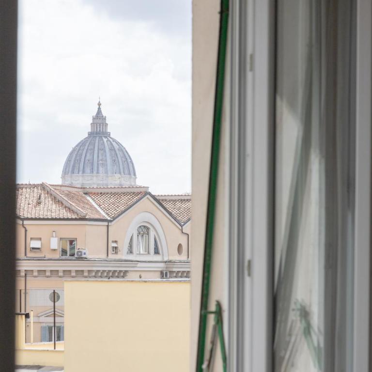 Giglio Dome View - St Peter View, 300mt to Metro A, Vatican City, A-C - Appartamento con 2 Camere da Letto - 3