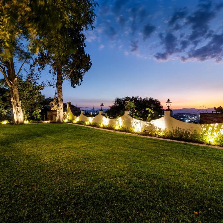 Casa Pedro Vargas, 6BR Estate with Hot Tub & Modern Comforts - Villa - 54