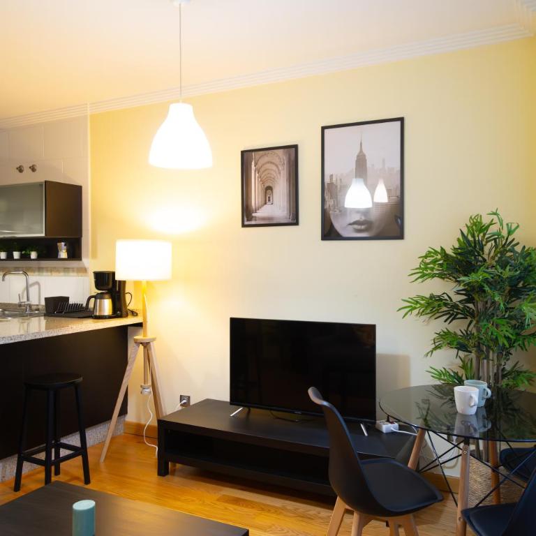Apartamento con garaje, céntrico y luminoso - Apartamento de 1 dormitorio - 16