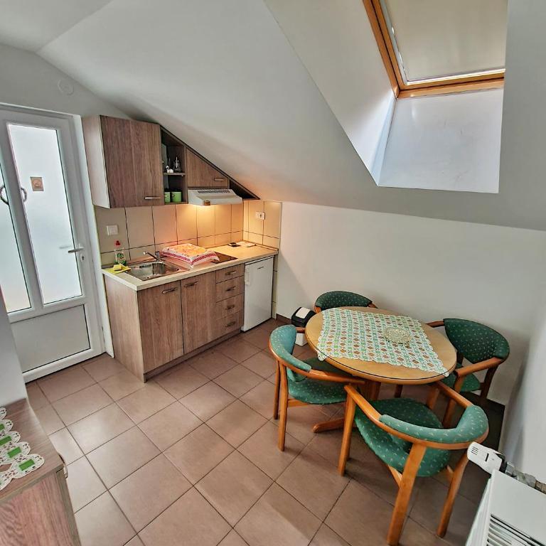 Maja V Apartmani Sokobanja - Apartman s 1 Spavaćom Sobom i Terasom - 11