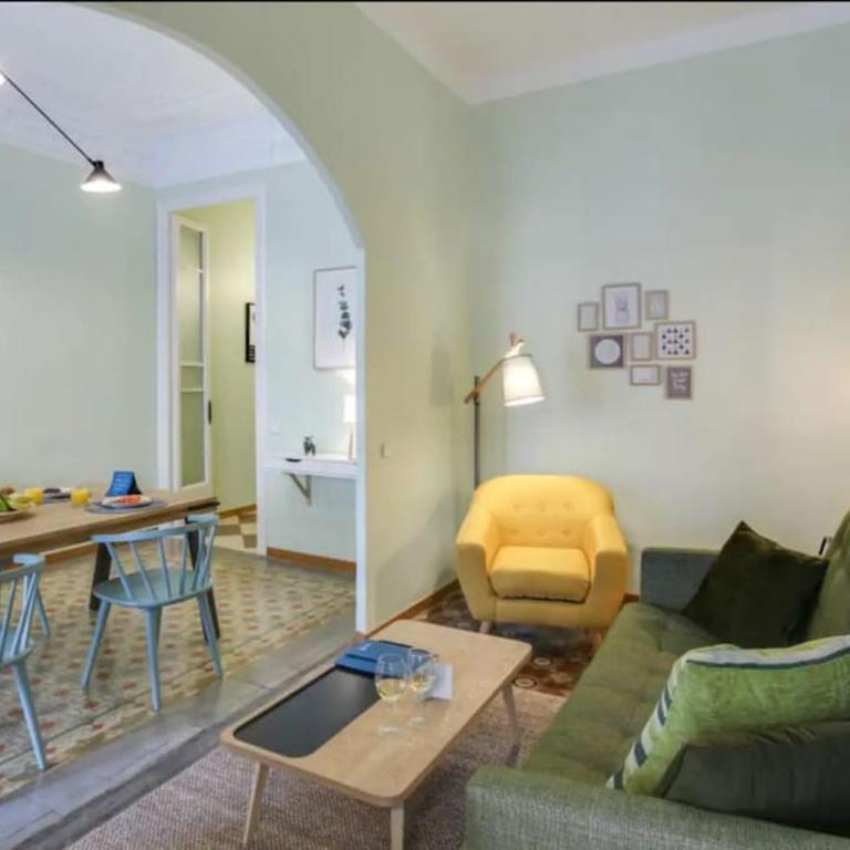 Passeig Sant Joan - Three-Bedroom Apartment - 12