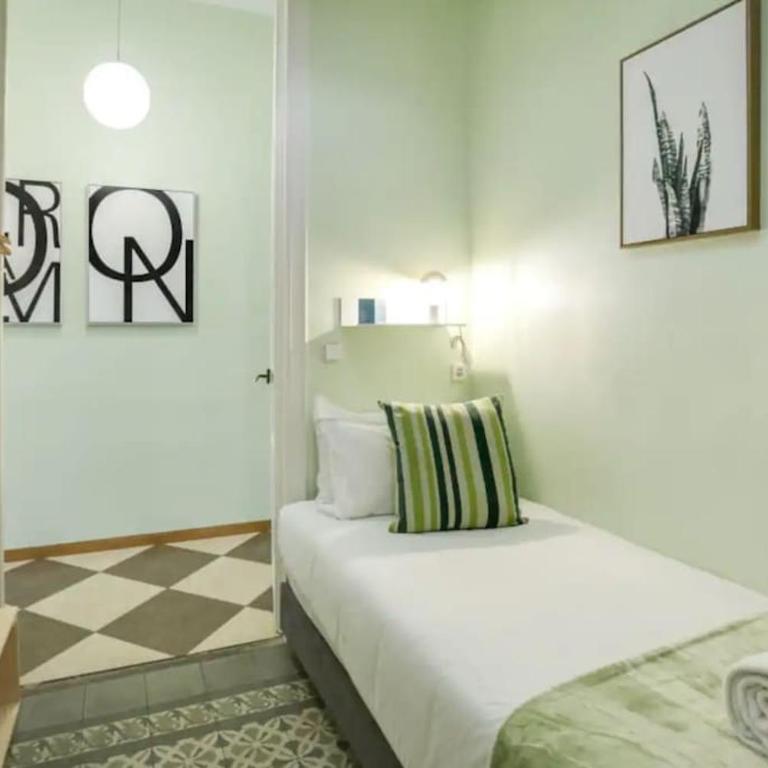 Passeig Sant Joan - Three-Bedroom Apartment - 17