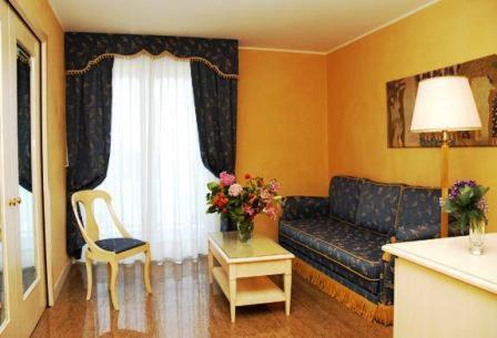 Hotel Columbus - Suite con Balcone - 2