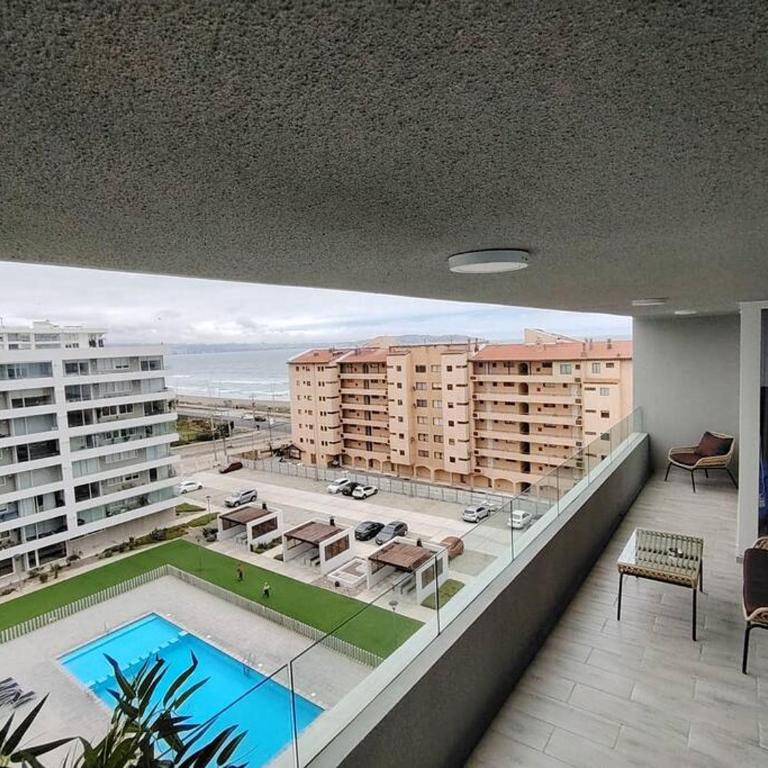 Exclusivo Departamento con Vista Panorámica al Mar a Solo 50 Metros de la Playa - Apartamento de 2 dormitorios - 5