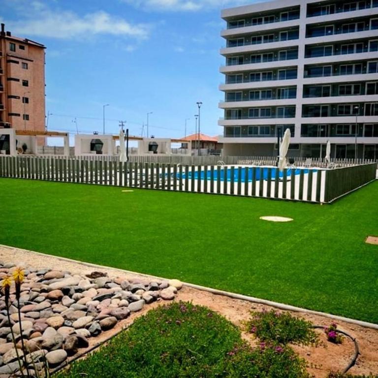 Exclusivo Departamento con Vista Panorámica al Mar a Solo 50 Metros de la Playa - Apartamento de 2 dormitorios - 21