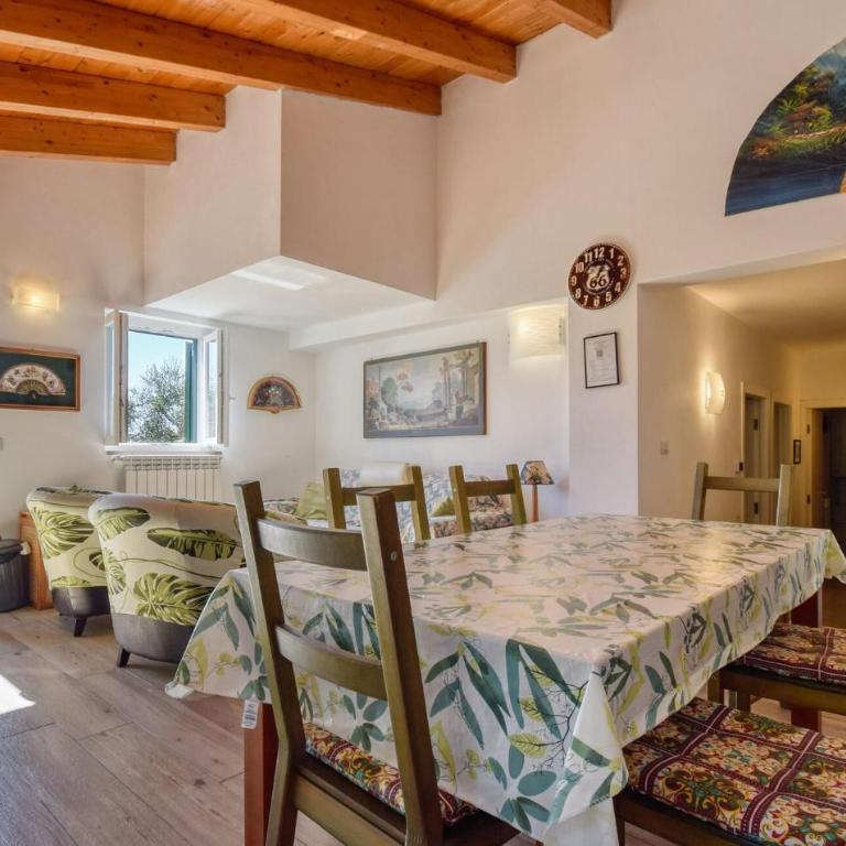 5 Bedroom Cozy Home In Lavagna - Casa Vacanza con 5 Camere da Letto - 2