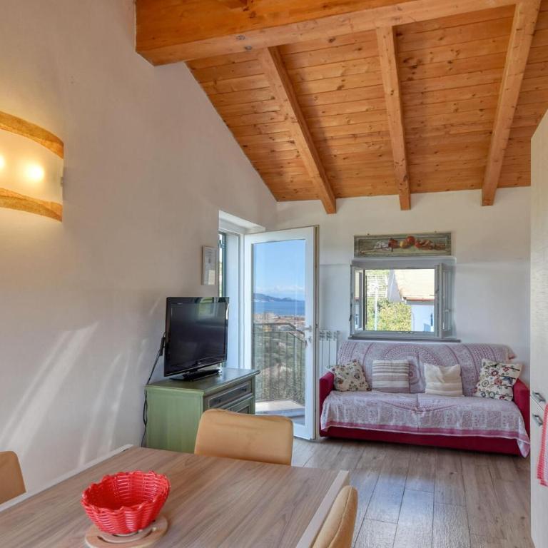 5 Bedroom Cozy Home In Lavagna - Casa Vacanza con 5 Camere da Letto - 8