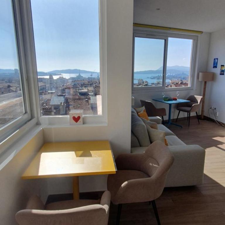 Vue Mer Panoramique - Gare et Port à Pied - 60m2 - Two-Bedroom Apartment - 2