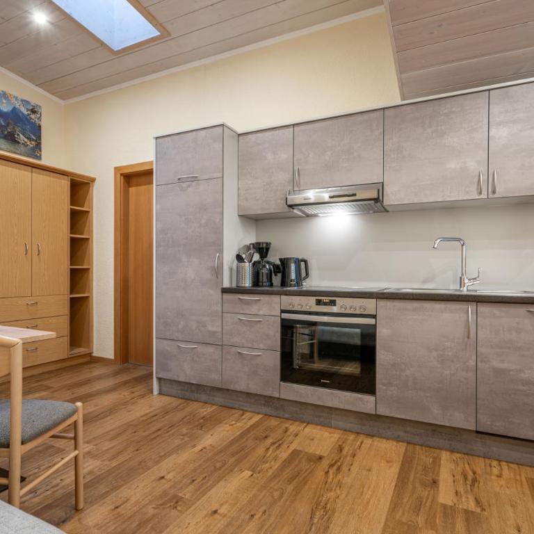 Appartementhaus im Winkel - Deluxe Apartment mit 4 Schlafzimmern - 2
