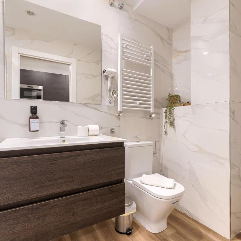 Deustown Apartamentos - Two-Bedroom Apartment - 5