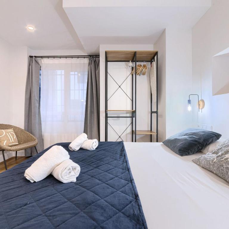 Deustown Apartamentos - Three-Bedroom Apartment - 3