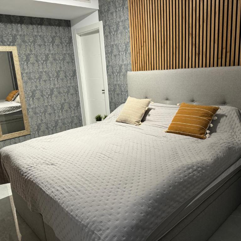 Premium Apartment 8 pers with a rooftop swimming pool and sea views - 3 min Playa de Cura - Three-Bedroom Apartment - 4