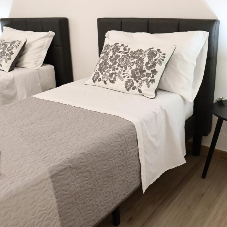 Palermo Mia - Double or Twin Room with Private Bathroom - 19