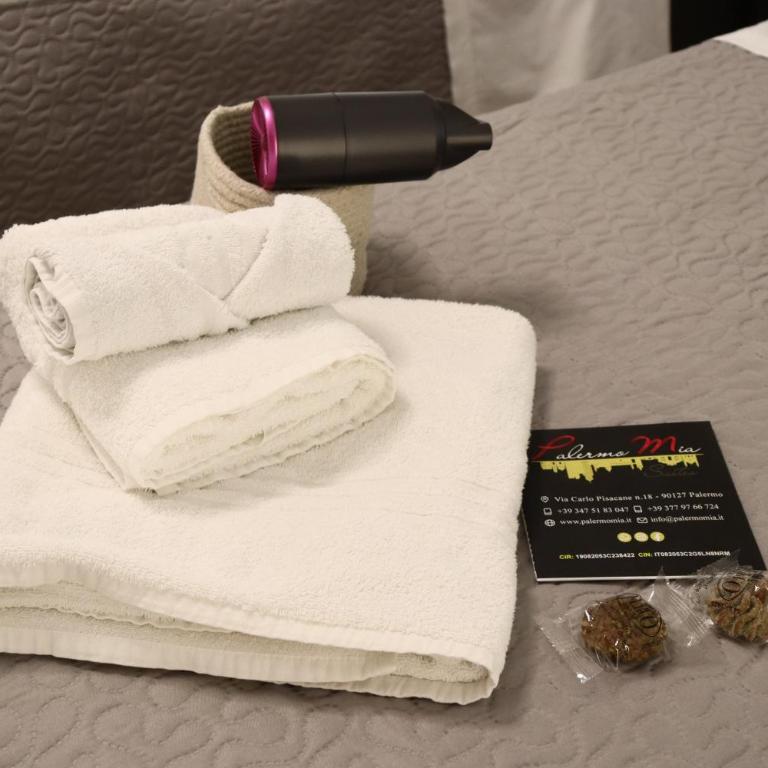 Palermo Mia - Double or Twin Room with Private External Bathroom - 11