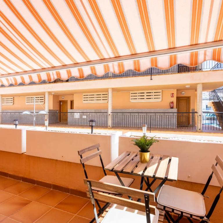 Los Seres , balcón y piscina - Apartamento de 1 dormitorio - 22