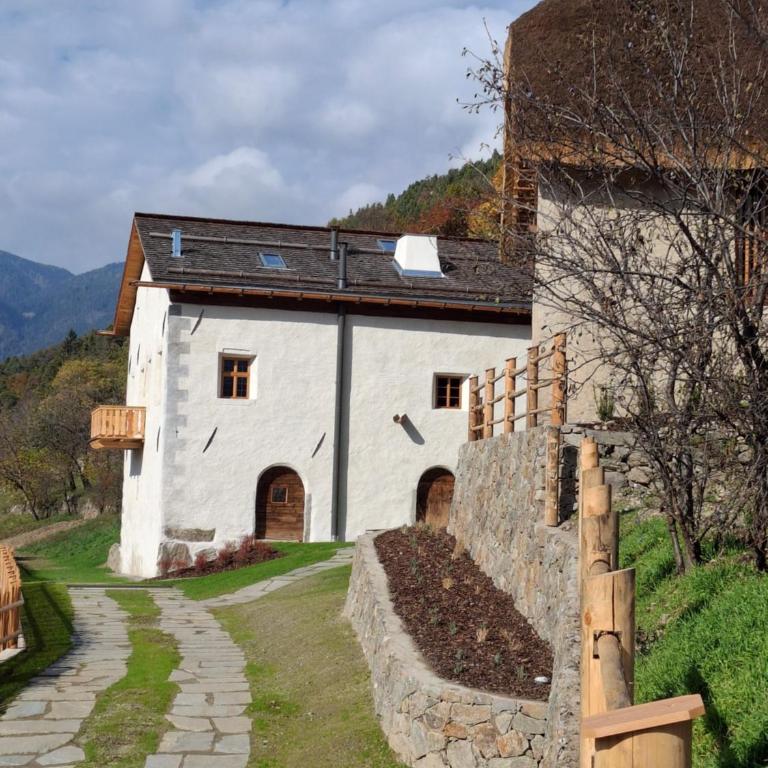 OBERBUCHFELDER historic farmhouse - Deluxe Two-Bedroom Apartment - 17