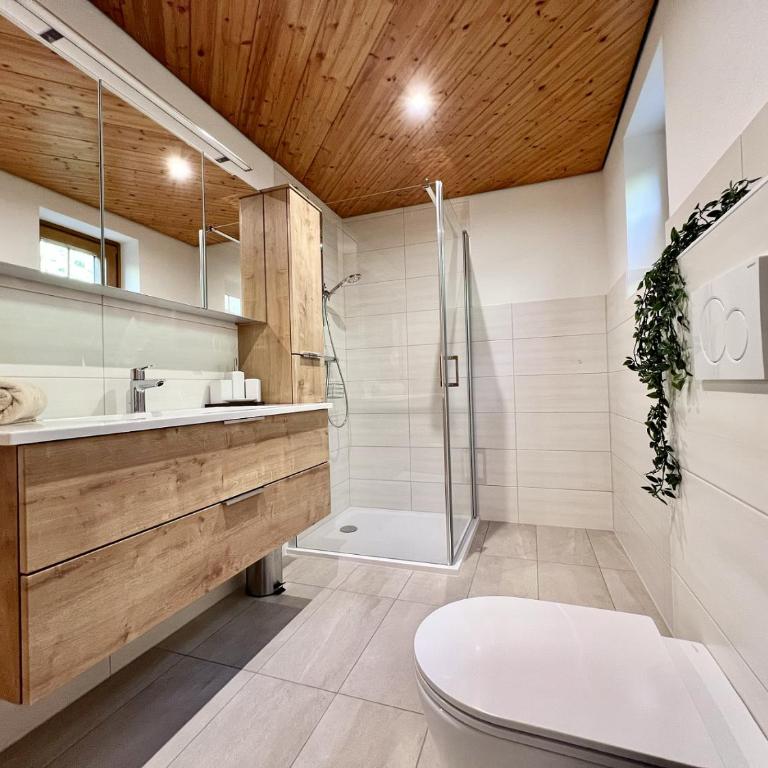 Appartement Pauline - Two-Bedroom Apartment with View - 32