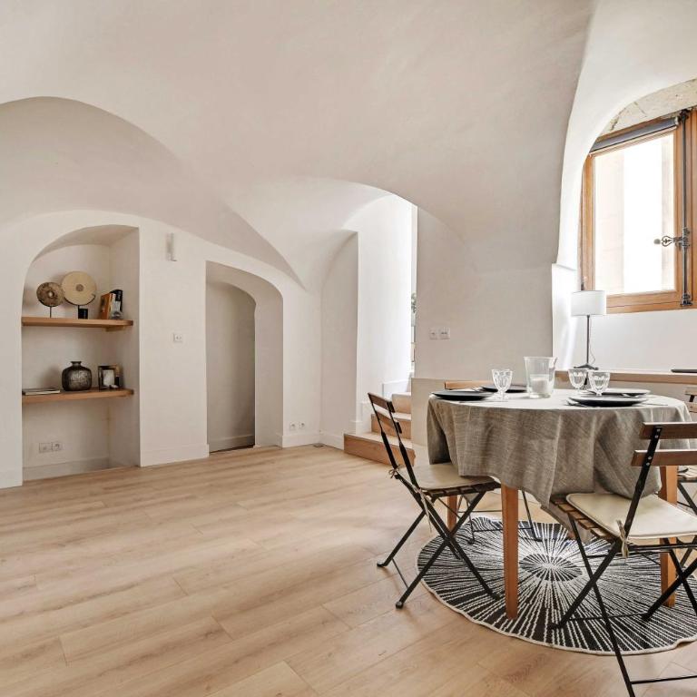 Cozy Appartement - 2BR-4P - Cathédrale de Notre Da - Appartement 1 Chambre - 2