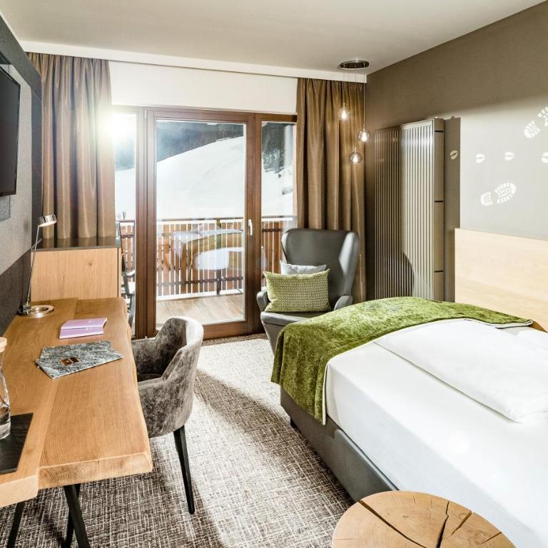 Alpine Luxury SPA Resort Schwarzenstein - Single Room - 1