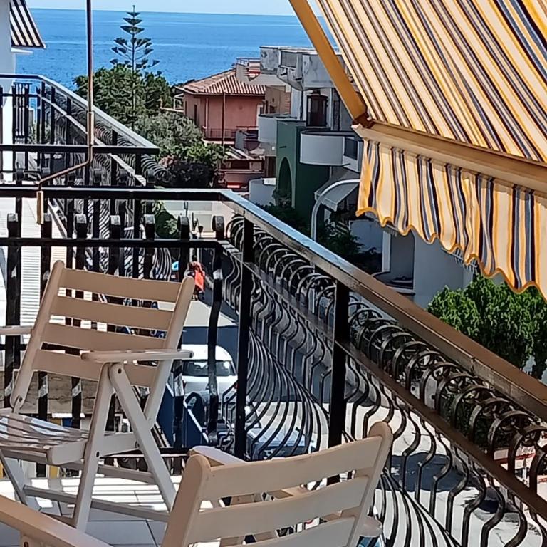 Savoca Apartment - Three-Bedroom Premium Apartment - 5