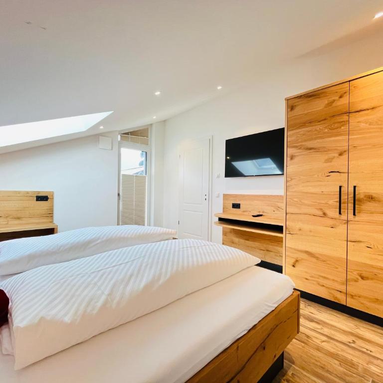 AlpSuites Oberstdorf - Suite mit Kingsize-Bett und Balkon - 7